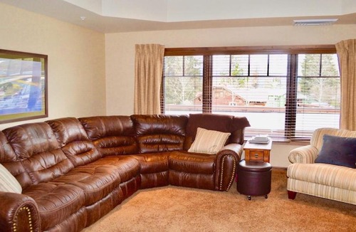 McCall Apartment | Alpine Village Suite 205