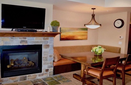 McCall Apartment | Alpine Village Suite 205