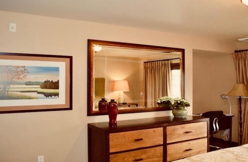 McCall Apartment | Alpine Village Suite 205