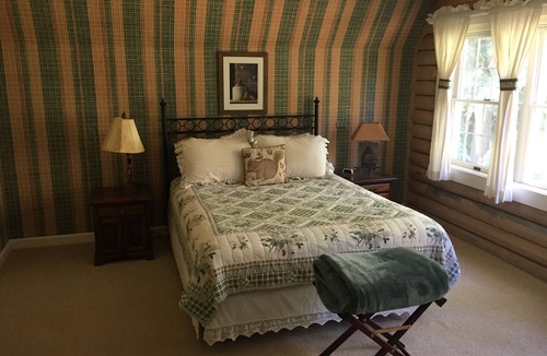 Trout Lake Cabin | Amazing 4-bedroom lodge in charming Trout Lake, WA