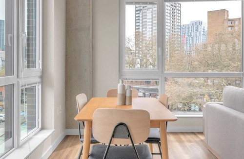 South Lake Union Apartment | Amazing Belltown 2BR w/ Gym, Rooftop Lounge, near SLU, by Blueground