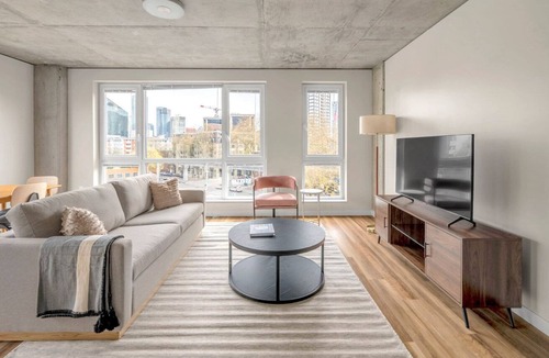 South Lake Union Apartment | Amazing Belltown 2BR w/ Gym, Rooftop Lounge, near SLU, by Blueground
