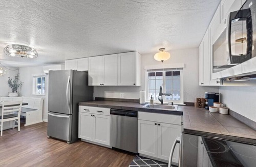 Coeur d'Alene House | Amazing Coeur d` Alene Sander`s Beach Bungalow