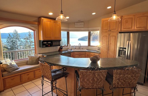 Sandpoint House | Amazing Lake Pend Orielle Views! HOT TUB! Private Island access w/30 day stay!