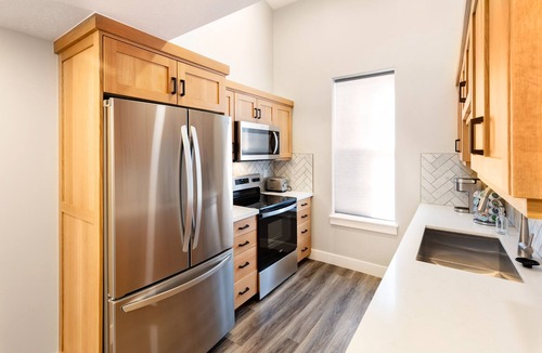 Cottonwood Heights Apartment | Amazing new 2BR unit 2 min from Big Cottonwood Canyon- located for ski access!