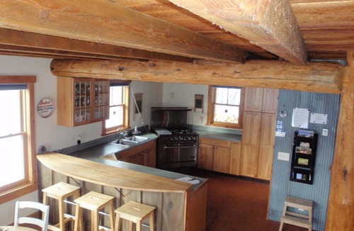 Victor House | Amazing Rental Nestled in the Wildness But Close to Town