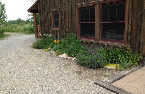 Victor House | Amazing Rental Nestled in the Wildness But Close to Town