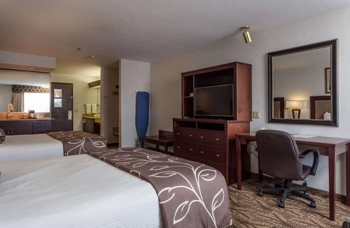 Idaho Falls Resort | AMAZING UNIT! COMPLETE WITH SPA, POOL, HOT-TUB
