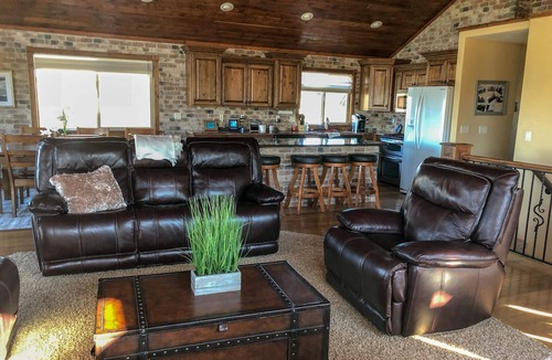 Sweetwater Cabin | Amazing view - Lake House Retreat with Mountain Cabin Warmth