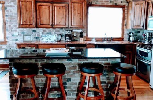 Sweetwater Cabin | Amazing view - Lake House Retreat with Mountain Cabin Warmth