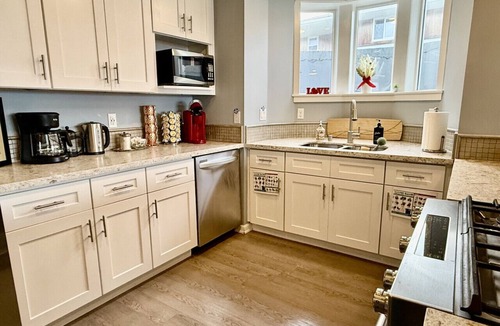 North End Condo | Amazing View of Commencement Bay in Old Town Tacoma