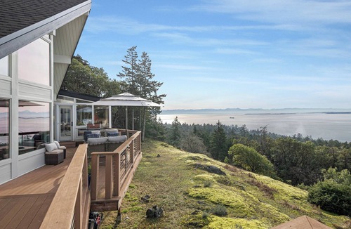 Friday Harbor House | Amazing Westside Waterview! -Salish Sea Lookout