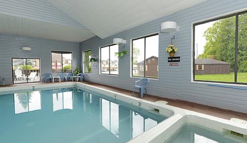 St Ignace Hotel | Americas Best Value Inn Saint Ignace