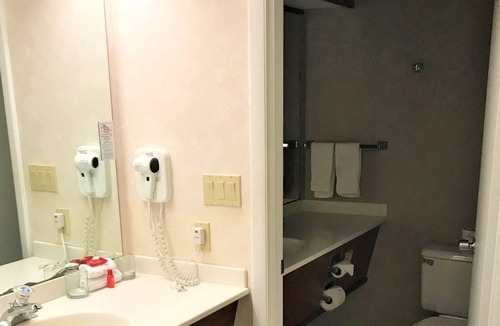 South Richland Apartment | Amon Park Studios - The Apartment with whirlpool