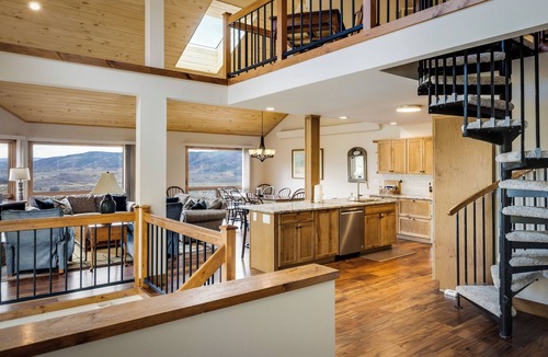 Steamboat Springs House | An Easy 3-minute, 150 Yard Walk to the Slopes!