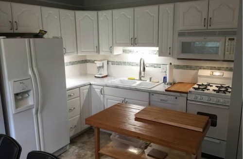 New Buffalo House | Anna's Cottage Walkable to downtown New Buffalo and the beach!