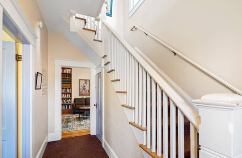 Siskiyou-Hargadine Historic District Apartment | Anne Hathaway, 8 bedrooms, 9 bathrooms, a commercial kitchen and dining room.