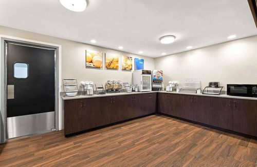 Layton Hotel | Antelope Island Launchpad | Wildlife Views & Whirlpool Warmth | Near Local Sites