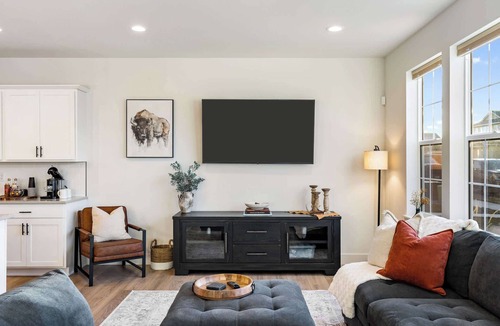 Bozeman House | Antler's Peak | Bridger Views & Close to Airport