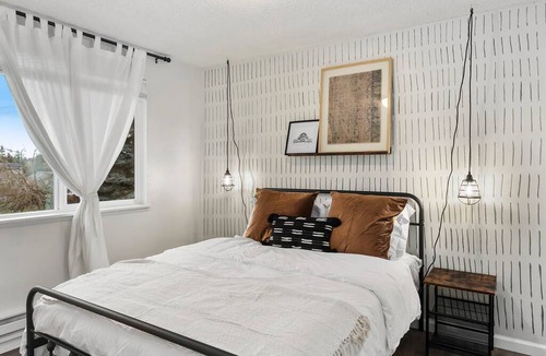 Eastside Apartment | Apartment ∙ 2 bedrooms ∙ 4 guests
