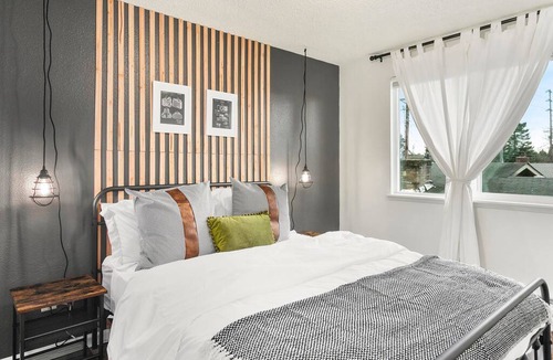 Eastside Apartment | Apartment ∙ 2 bedrooms ∙ 4 guests