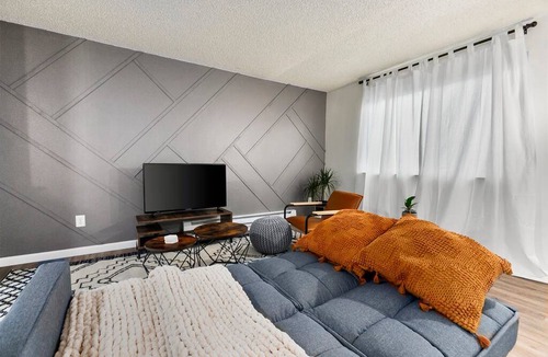 Eastside Apartment | Apartment ∙ 2 bedrooms ∙ 4 guests