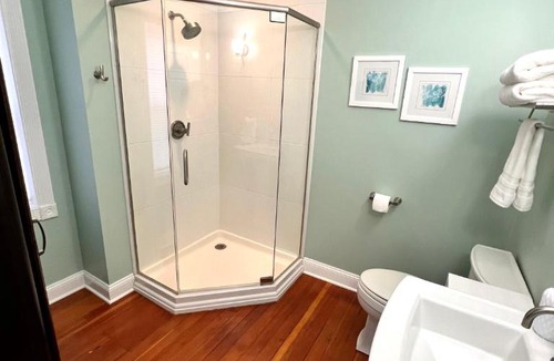 Monmouth Apartment | Apartment Downtown Monmouth by Market Alley