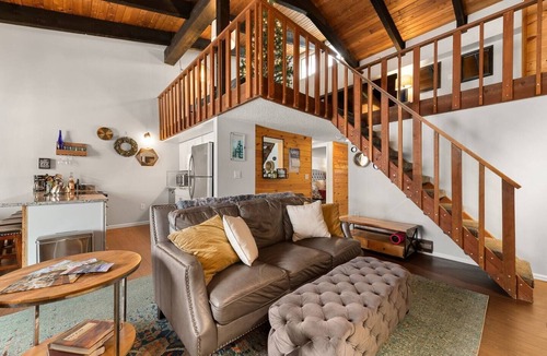 Steamboat Springs Condo | Apex Loft: Mountain Views, Hot Tub, and Free Bus Access Right Outside!