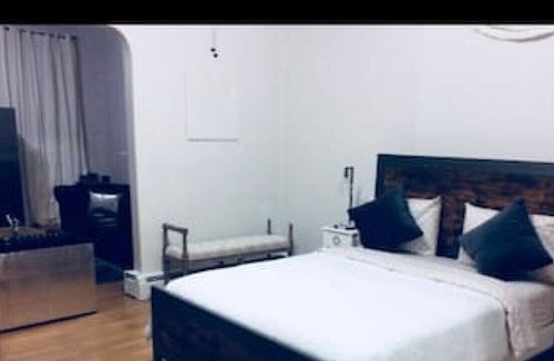 CUF Apartment | Apt #1 · Clean and Large loft apt near UC and OTR