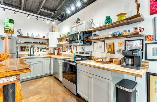 Murphy House | 'ArBoCo' Downtown Murphy House w/Courtyard!