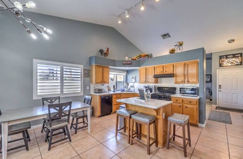 River Mountain Apartment | Arcade, Bikes, Massage Chair, Billiards, Spa, BBQ