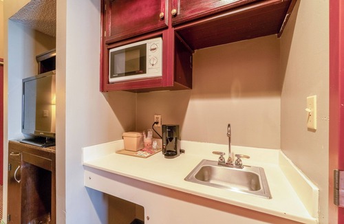 Jonesboro Hotel | Ark Suites By OYO Jonesboro I-555