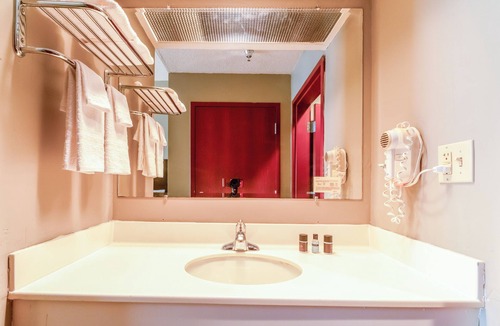 Jonesboro Hotel | Ark Suites By OYO Jonesboro I-555