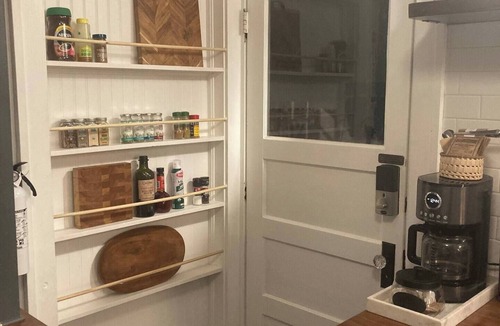 Sheridan Apartment | Artful Abode Main Level 1 BDRM Cottage