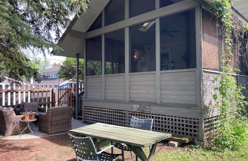 Sheridan Apartment | Artful Abode Main Level 1 BDRM Cottage