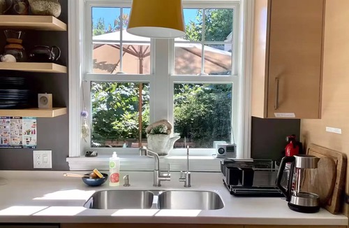 Ballard House | Artist’s EcoRetreat in the heart of Ballard