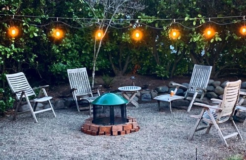 Siskiyou-Hargadine Historic District Bed & Breakfast | Ashland's Premier Eco-B&B: King Bed Suite with Mountain Views (Aerie)
