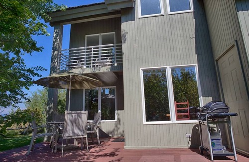 Driggs Villa | Aspen Grove Retreat: Fireplace, Balcony, Close to Grand Targhee