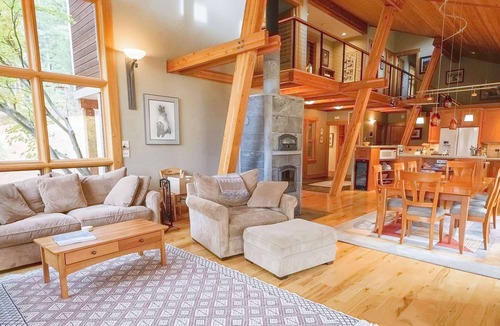Mazama House | Aspen Rise - In the Heart of Mazama