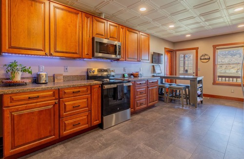 Wapiti House | Aspen View Retreat- ideally located between Cody and Yellowstone