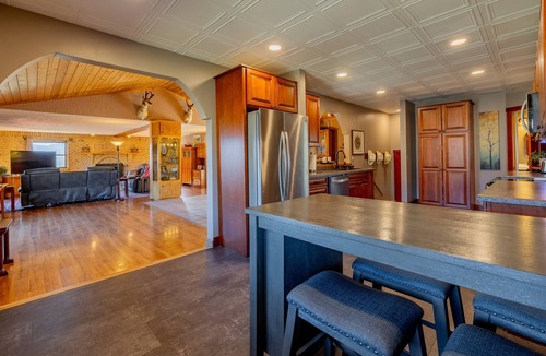 Wapiti House | Aspen View Retreat- ideally located between Cody and Yellowstone