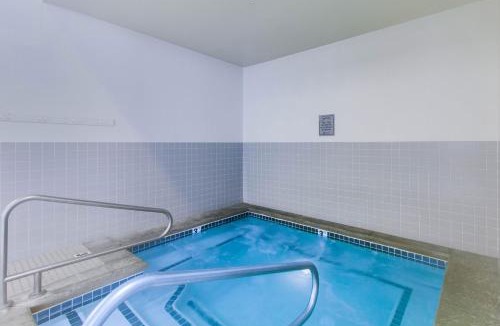 McCall Apartment | Aspen Village 86