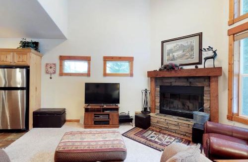 McCall Apartment | Aspen Village 86
