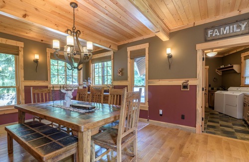 Rhododendron Cabin | Astonishing mountain views, 7 acres lot