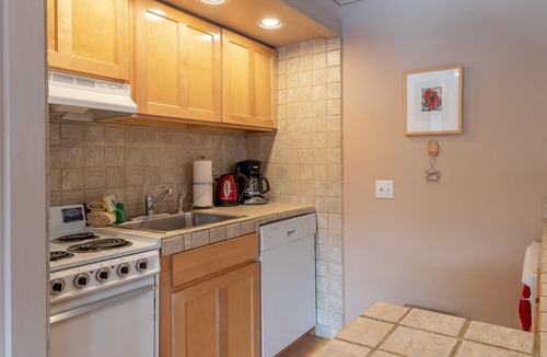 Elkhorn Condo | Atelier Condo 1080 - Studio in Great Location Near Trail Creek