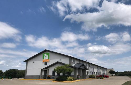 Marshalltown Hotel | Atlantic Inn Marshalltown, Iowa