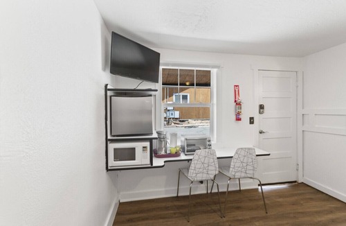 Moab Apartment | Atomic #6 I Downtown I Historic I Trailer Parking