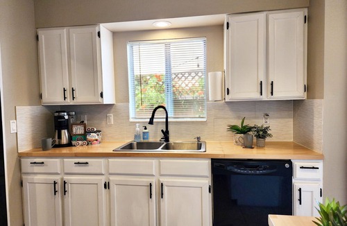 Page House | Atrium Zen House @ Lake Powell+ Lots of Boat Parking + Pet Friendly + Sleeps 10