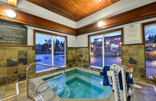 Pleasant Valley House | Aunique combination of hotel rooms and spacious suites!