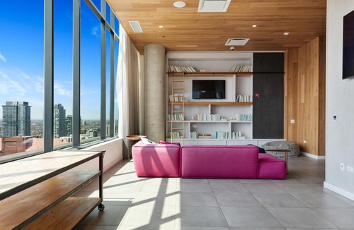 Near North Side Apartment | Aurelien Spacious Apartments in the Heart of Gold Coast